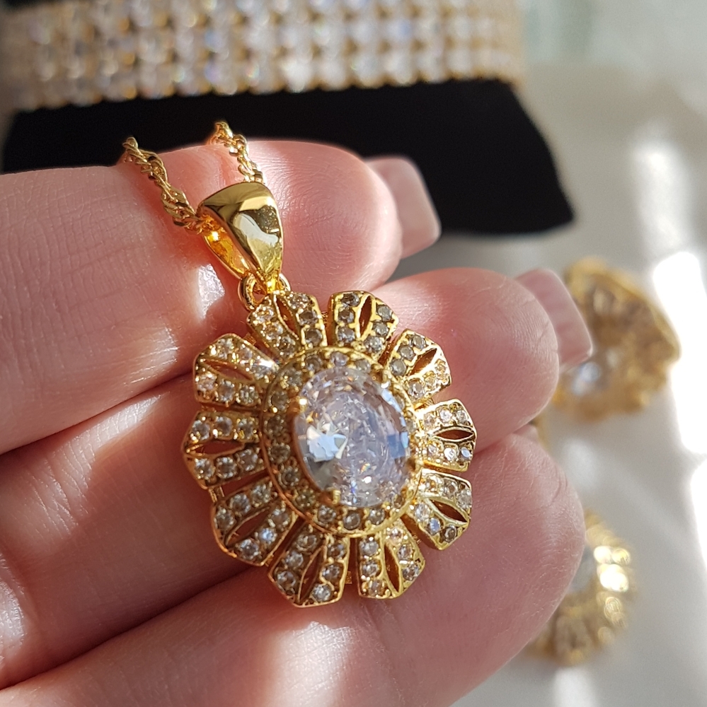 Swarovski Elements Gold Plated 925 Silver Medallion Pendant Necklace NEW